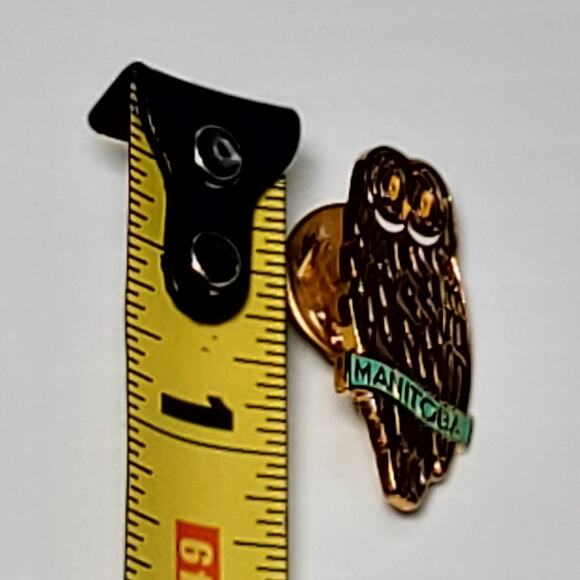Vintage Manitoba Owl Lapel Hat Pin Canada Travel Souvenir Gift - Picture 3 of 3